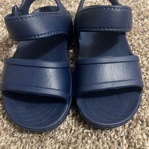 Excellent condition, only worn a couple times.